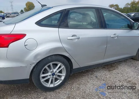 2016 Ford Focus Se z USA, uszkodzony, nr VIN 1FADP3F22GL391450